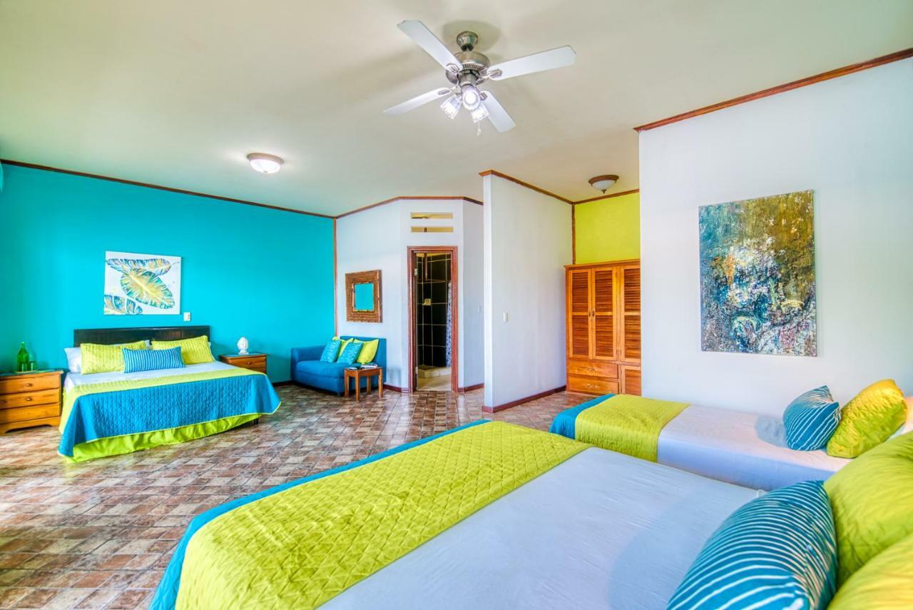 Los Balcones Over The Sea Hotel Bocas del Toro Exterior photo